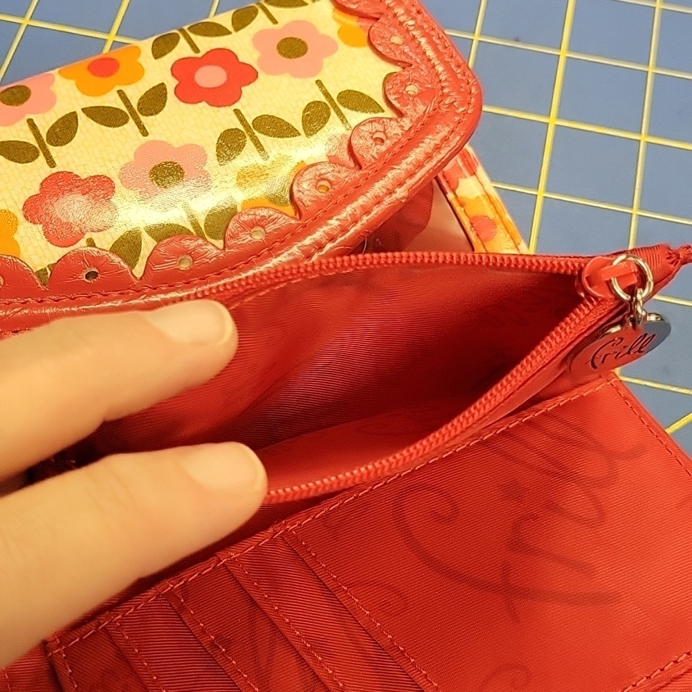 Vera Bradley Frill Pleather Wallet Floral 4 x 6 - Picture 8 of 16